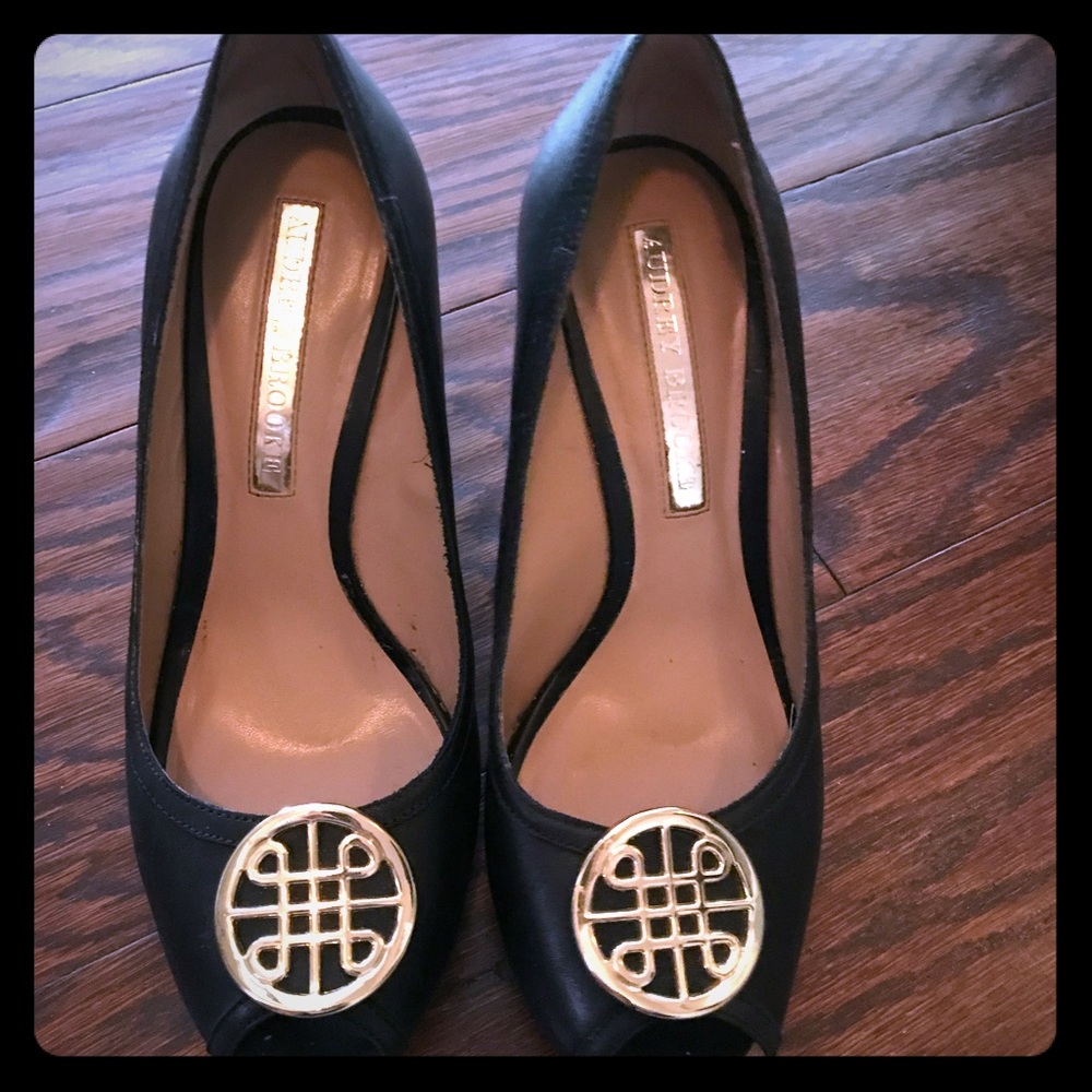 Audrey Brooke Wedges